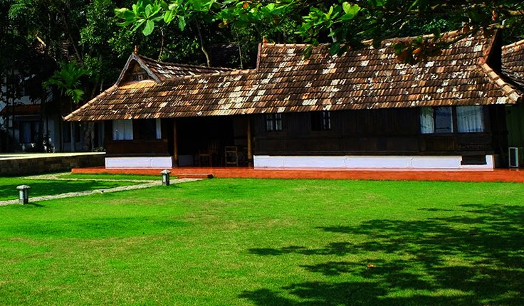 Shanthitheeram Lakeside Heritage 