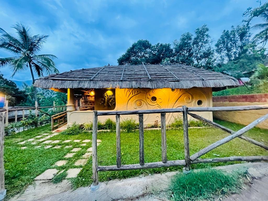 Earthen Pool Villa - A Premium Home Stay at Marayoor